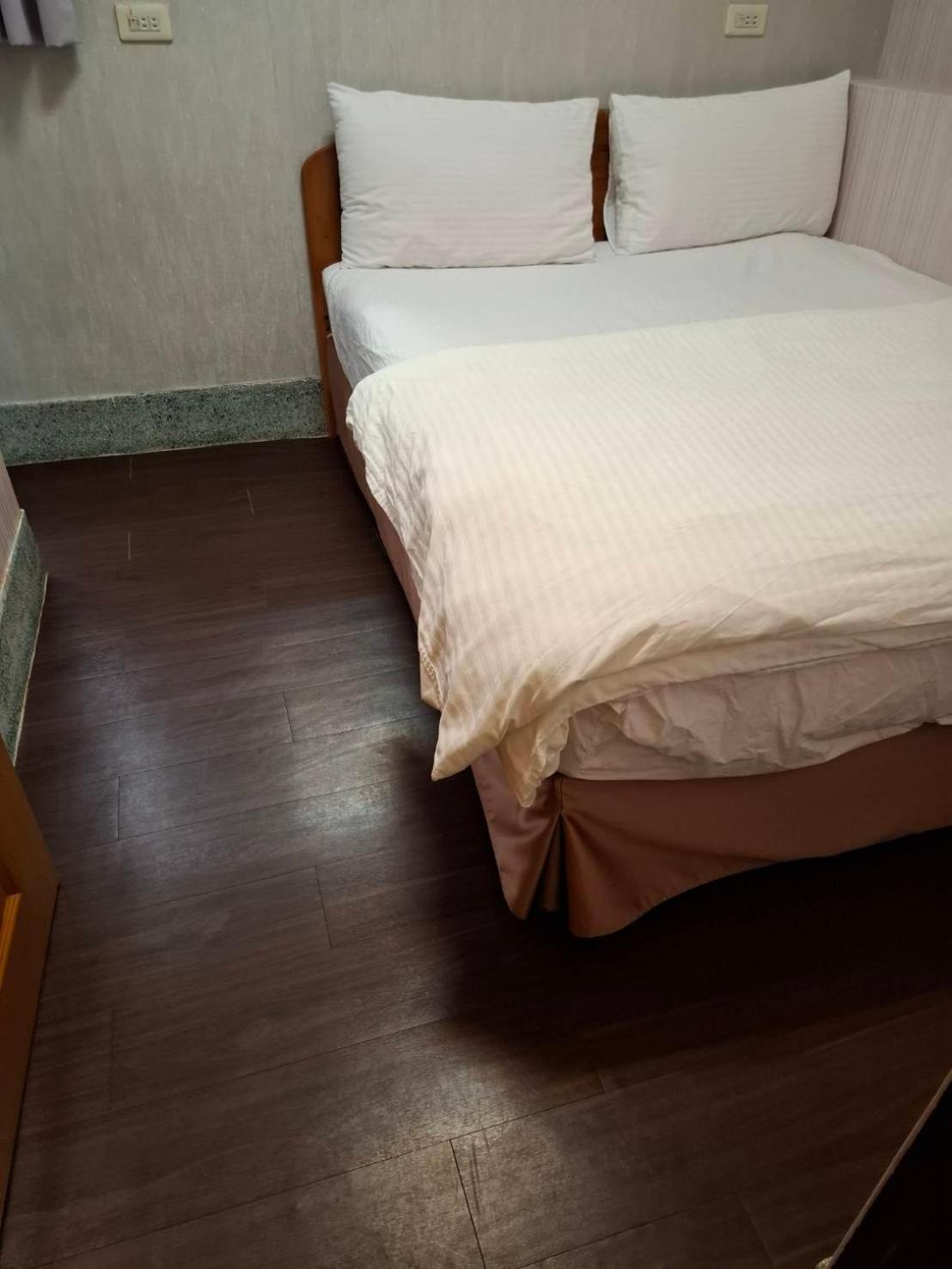 Zhongshan Hostel Fenchihu Exterior photo