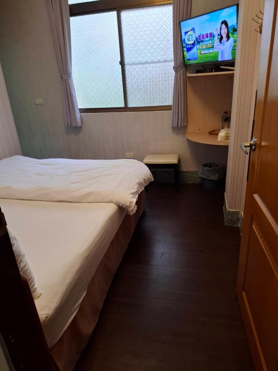 Zhongshan Hostel Fenchihu Exterior photo