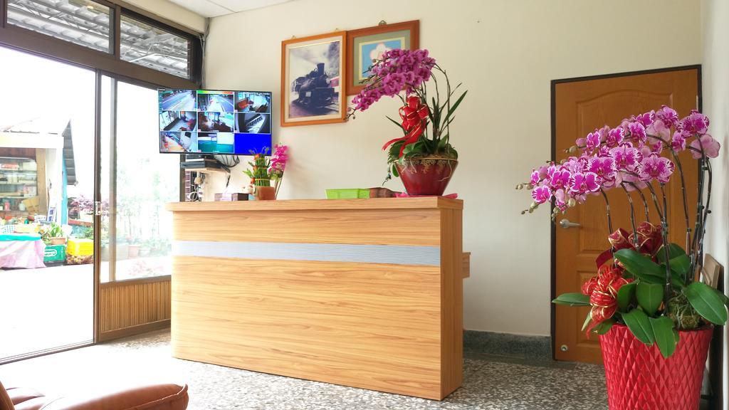 Zhongshan Hostel Fenchihu Exterior photo